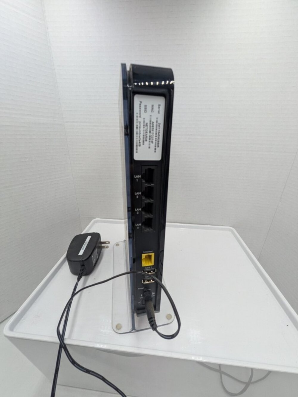 Netgear WNDR4500v3 Modem / Router - Picture 5 of 6